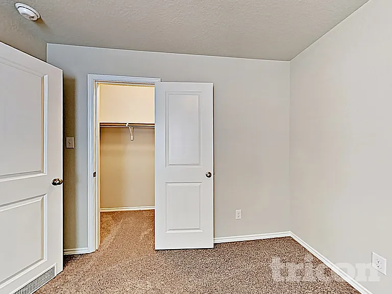 9736 Marbach Brk — Photo 23