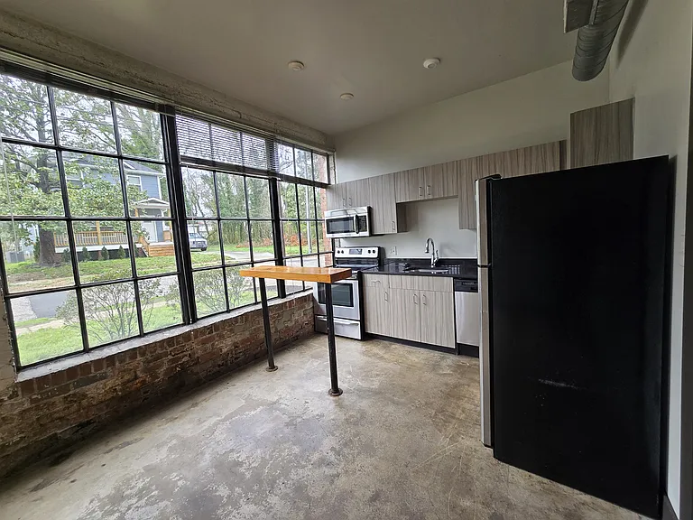 122 Pine St #15 — Photo 4
