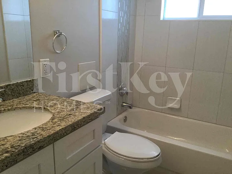 1785 SW 43rd Ave — Photo 15