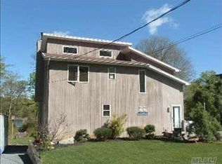 22 Mill Rd, Westhampton, NY 11977