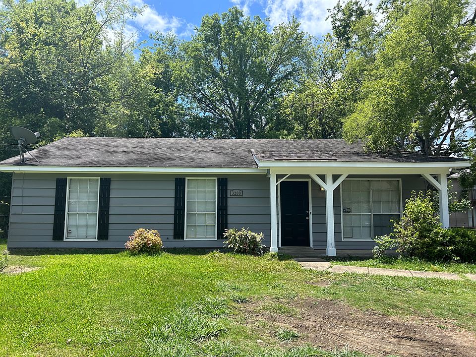 1st image of 3200 Raintree Dr