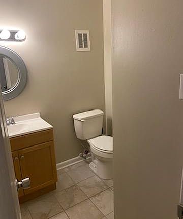 2nd floor half bathroom