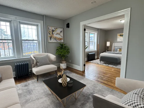 Residences at Barry Square