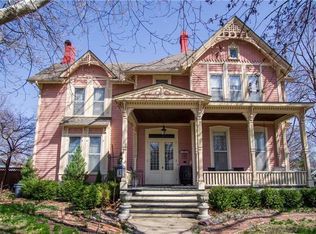 1037 S 3rd Ave, Leavenworth, KS 66048