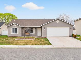 8117 Kootenay Ct, Pasco, WA 99301