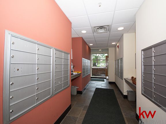 4th image of 9355 Irving Park Rd APT 421