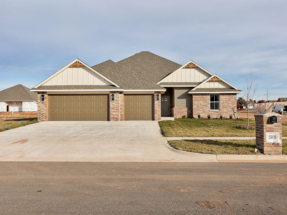 1st image of 2909 Kingswood Dr