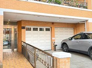 34-14 33rd St #3R, Astoria, NY 11106