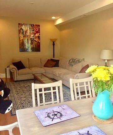 2nd image of 2621 W Leland Ave #217