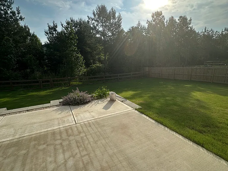 423 Bassett Ln — Photo 18