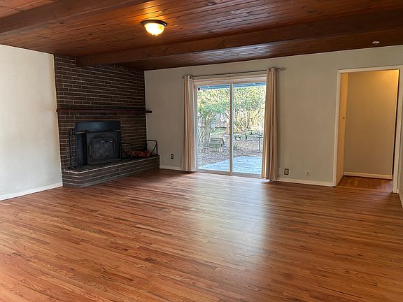 2nd image of 17736 11th Ave NE