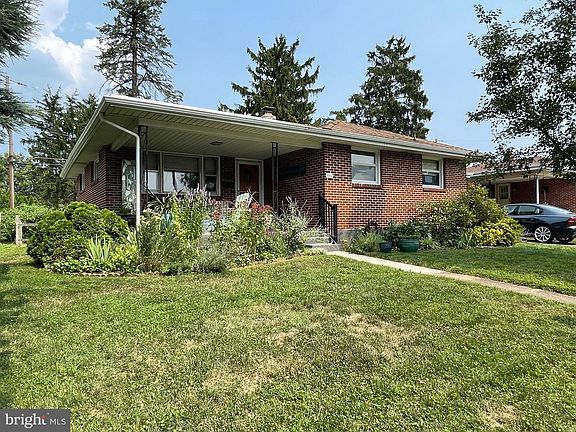 3rd image of 803 Carol Cir