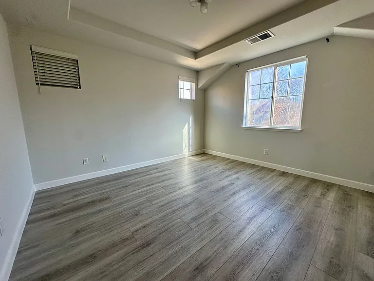4226 Tobin Cir — Photo 2