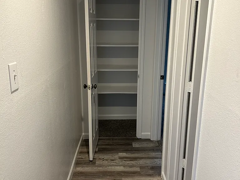 801 Summit Dr — Photo 18