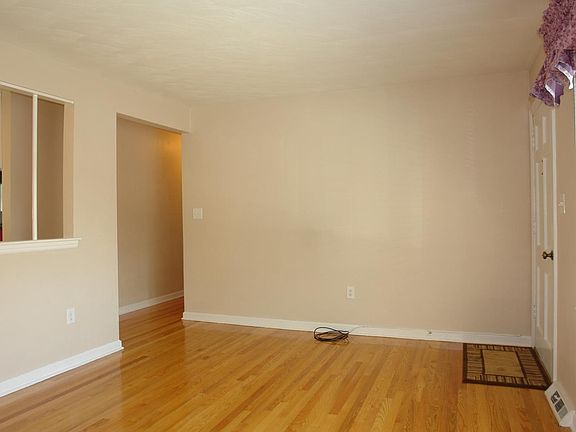 3rd image of 5521 Oakland Blvd NW