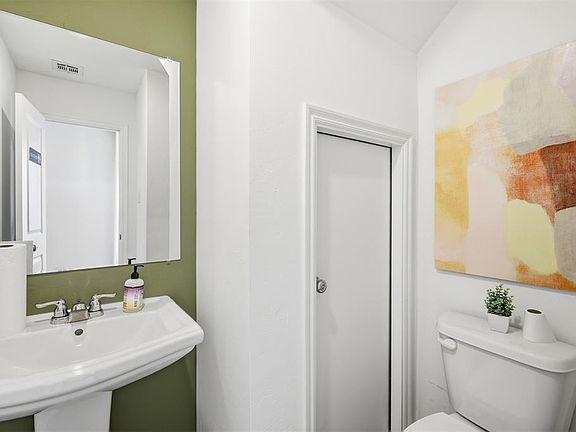 3rd image of 2039 Delphine Dr