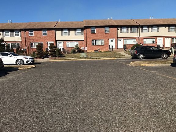 5th image of 788 Jenny Ct