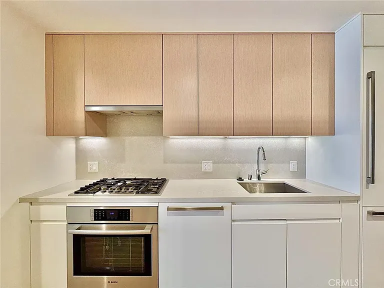 877 Francisco St #1823 — Photo 5