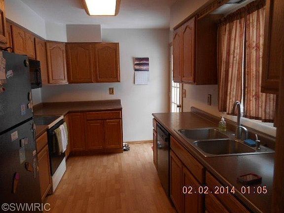 5th image of 218 Walker Dr