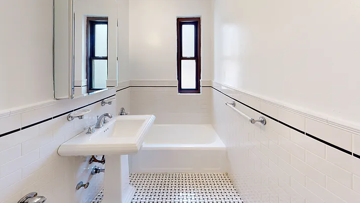 Rented by Bond New York | media 27