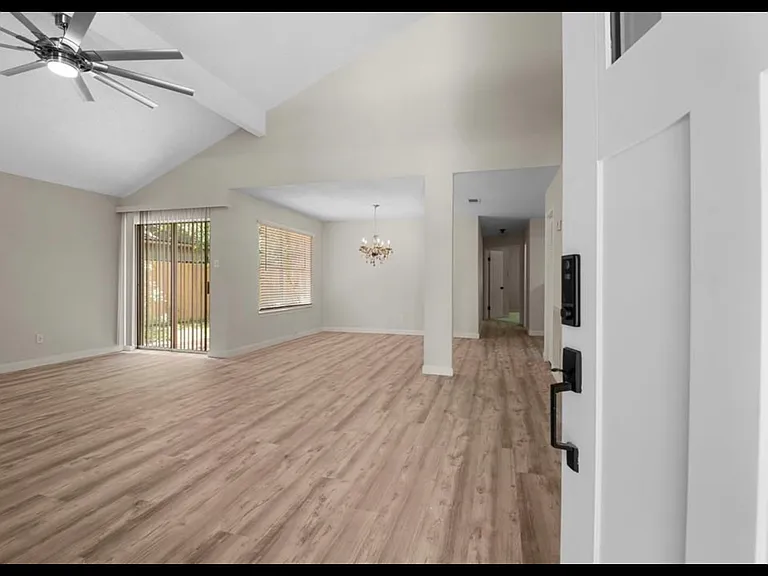 2311 Lexington Woods Dr — Photo 24