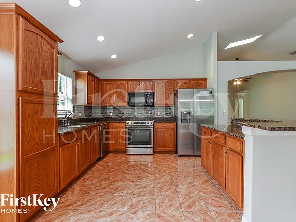 5th image of 3321 Heath Dr