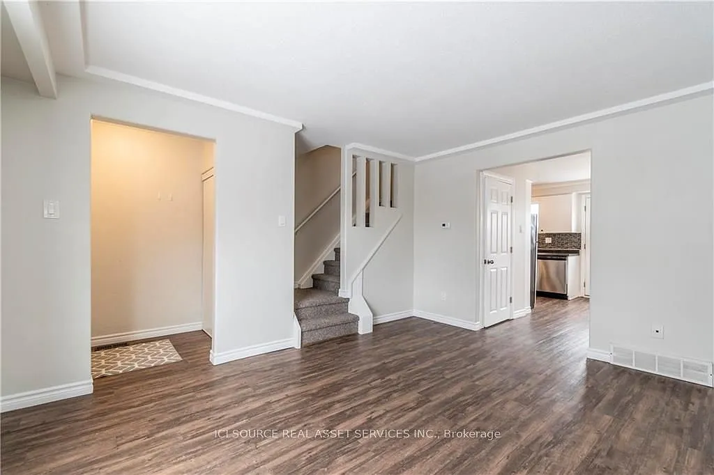3 bed, $2,400 — Photo 2