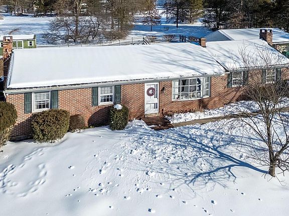 3rd image of 494 Stover Rd