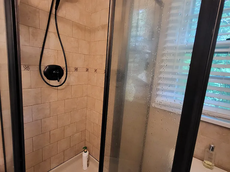 Full bath 1