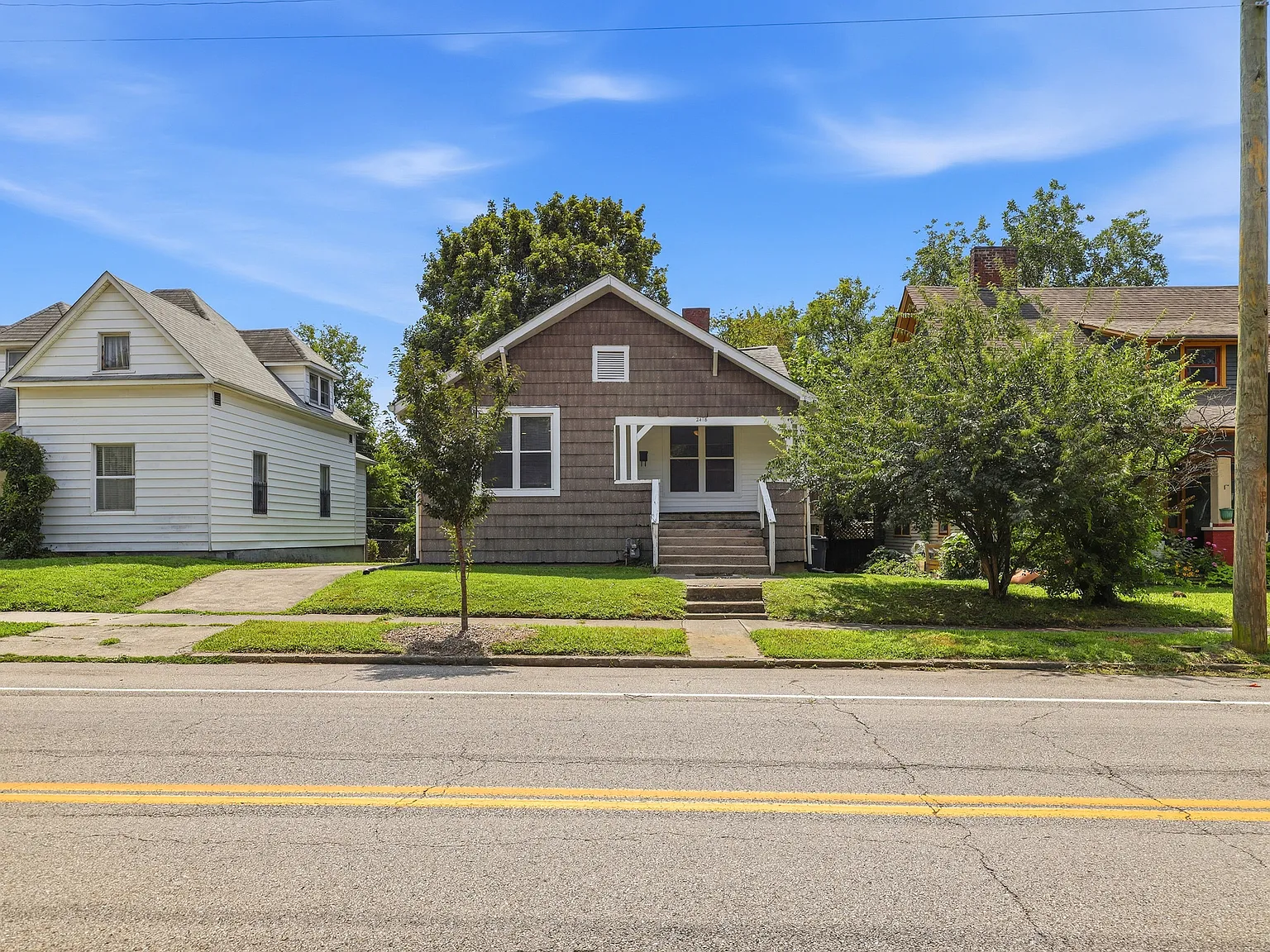 3 bed, 1086 sqft, $2,000 — Photo 2