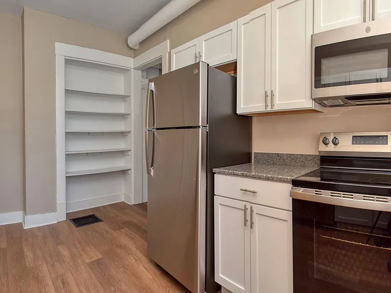 1247 Wright St — Photo 10