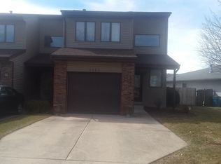 2503 Red Oak Trl, Crest Hill, IL 60403