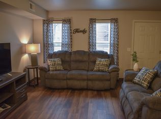 616 N 11th St, Manhattan, KS 66502