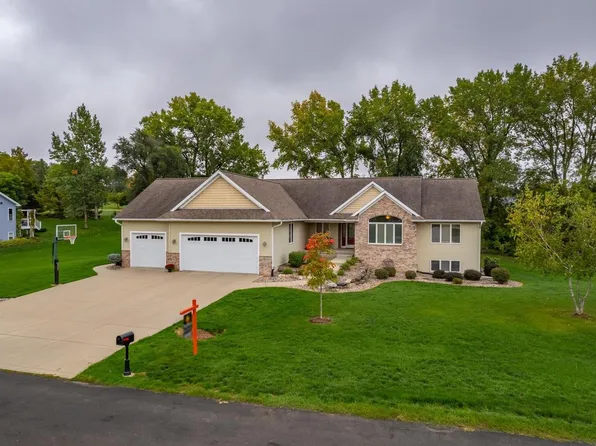 2917 Grandview Circle, Sun Prairie, WI 53590