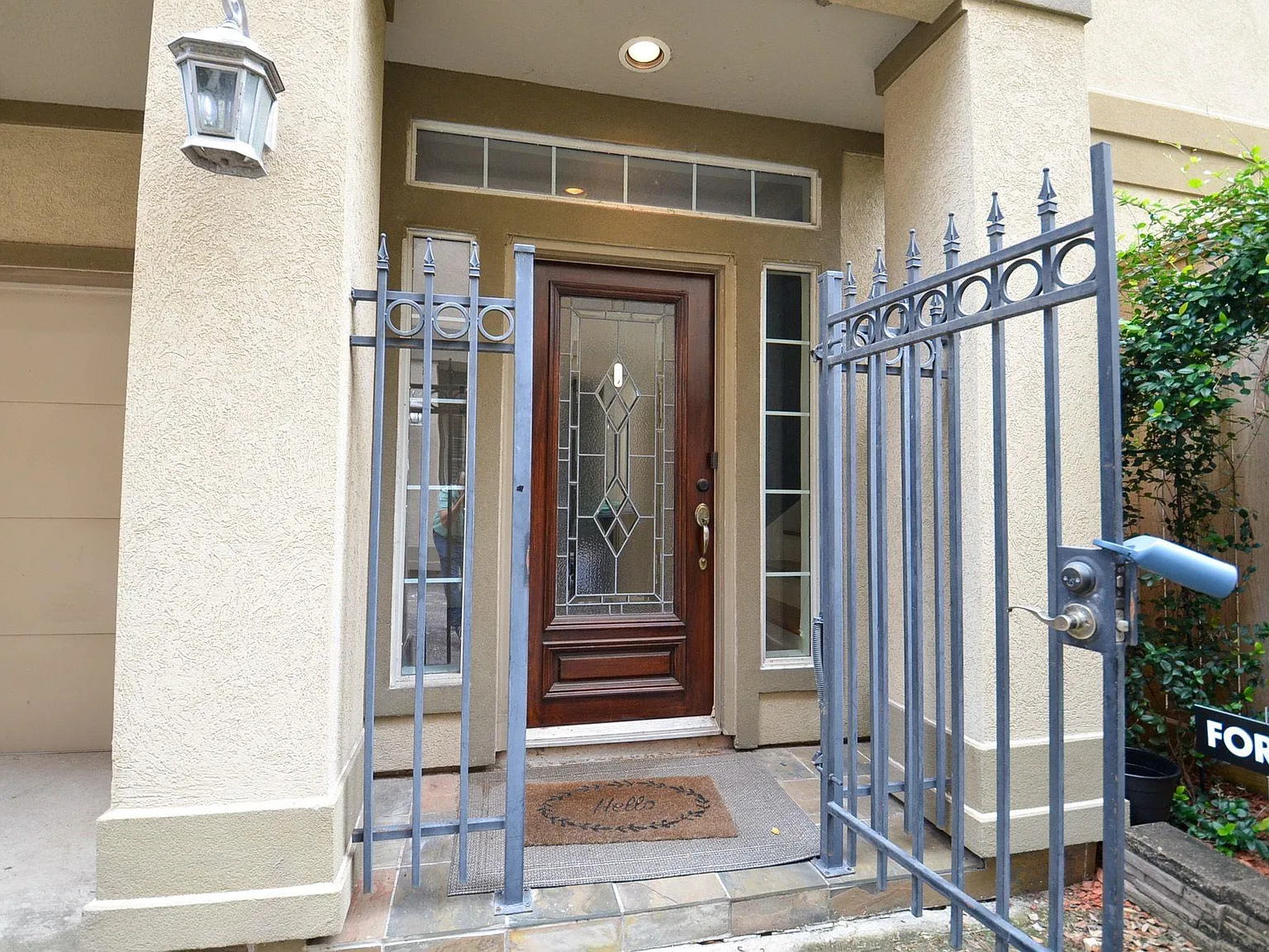 3 bed, 3.5 bath, 2292 sqft, $3,000 — Photo 2