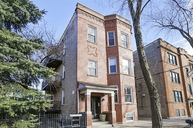 1st image of 3649 N Wolcott Ave #1