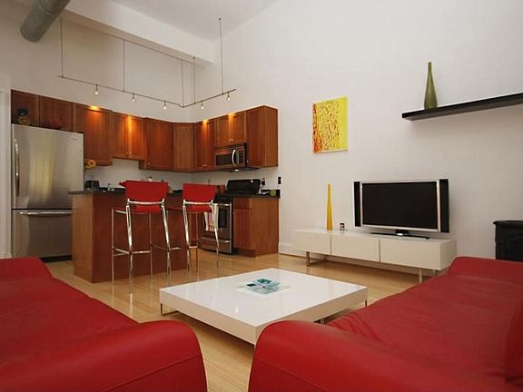 Kitchen/ Bar / Living Area