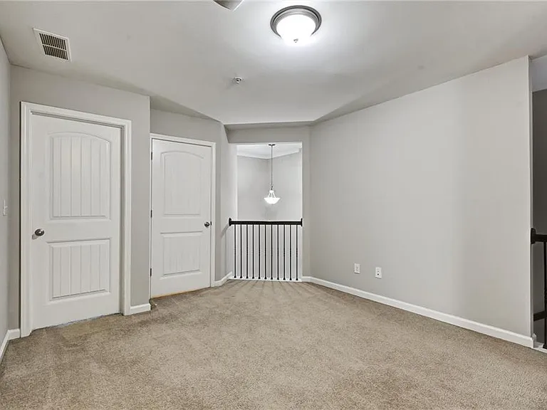 1237 Foxcroft Ln E — Photo 22
