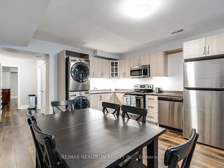 1319 Gerrard St E #LOWER — Photo 13