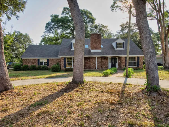 198 Grandview Ave, Valparaiso, FL 32580