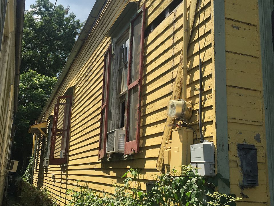 1st image of 1322 Marigny St