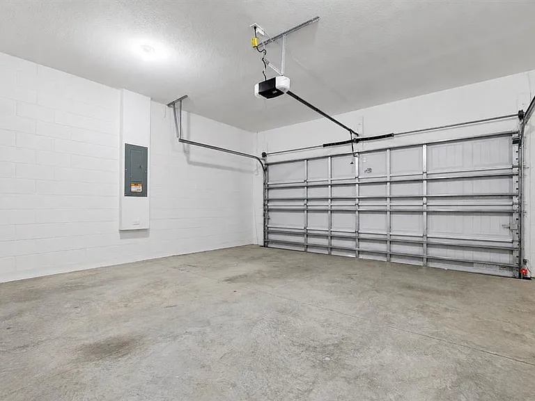 2270 Hemingway Cir — Photo 26