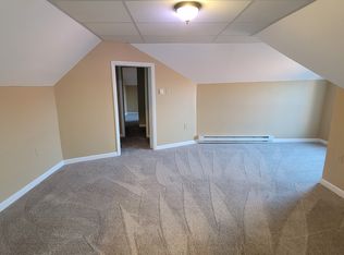 601 Ligonier St APT 4, Latrobe, PA 15650