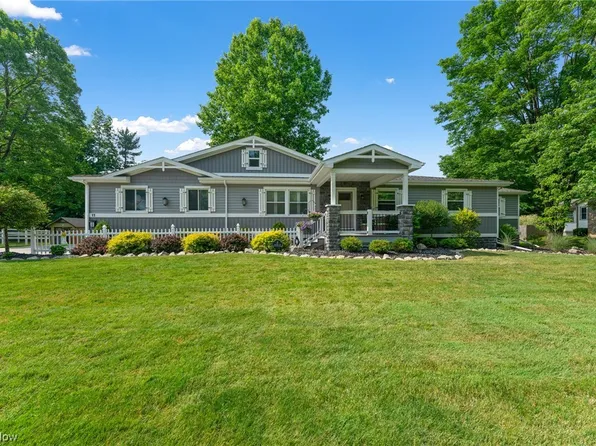 11 Michigan Ave, Poland, OH 44514