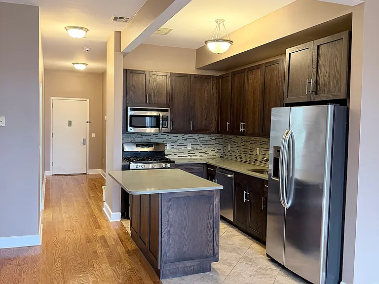 90 Bay Street Lndg #7H — Photo 12