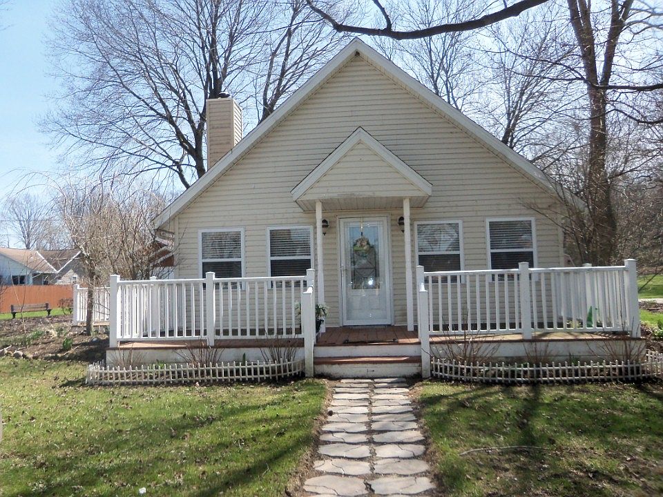 1st image of 10873 Woodman St