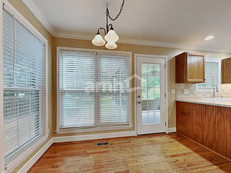 5009 Alpha Terrace Ln — Photo 5