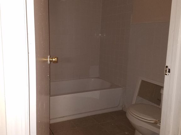4th image of 226 S Burnett St #1