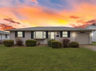 912 N 30th St, Mattoon, IL 61938