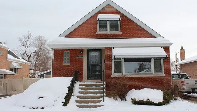 10809 S Kenneth Ave photo 1